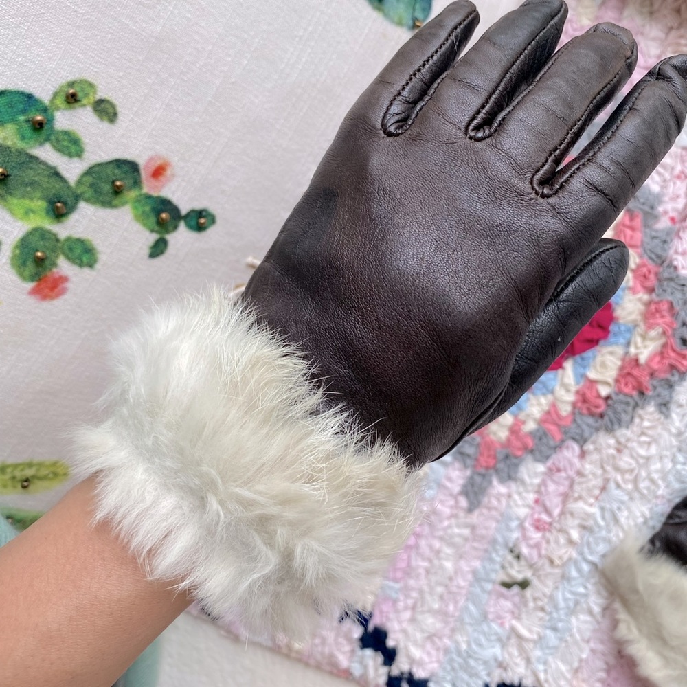 Genuine leather gloves with real rabbit fur